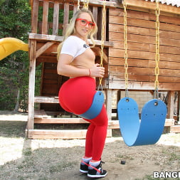 AJ Applegate in 'Bangbros' Anal Makes Hot Blonde With Big Ass Squirt (Thumbnail 16)