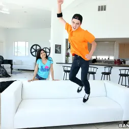 Aaliyah Hadid en Aaliyah aprecia El Caballo Loco (foto 136) Aaliyah Hadid en 'Bangbros' Aaliyah aprecia El Caballo Loco (Miniatura 136)