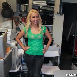 Aaliyah Love en 'Bangbros' Follando en la trastienda con Aaliyah Love (Miniatura 1)