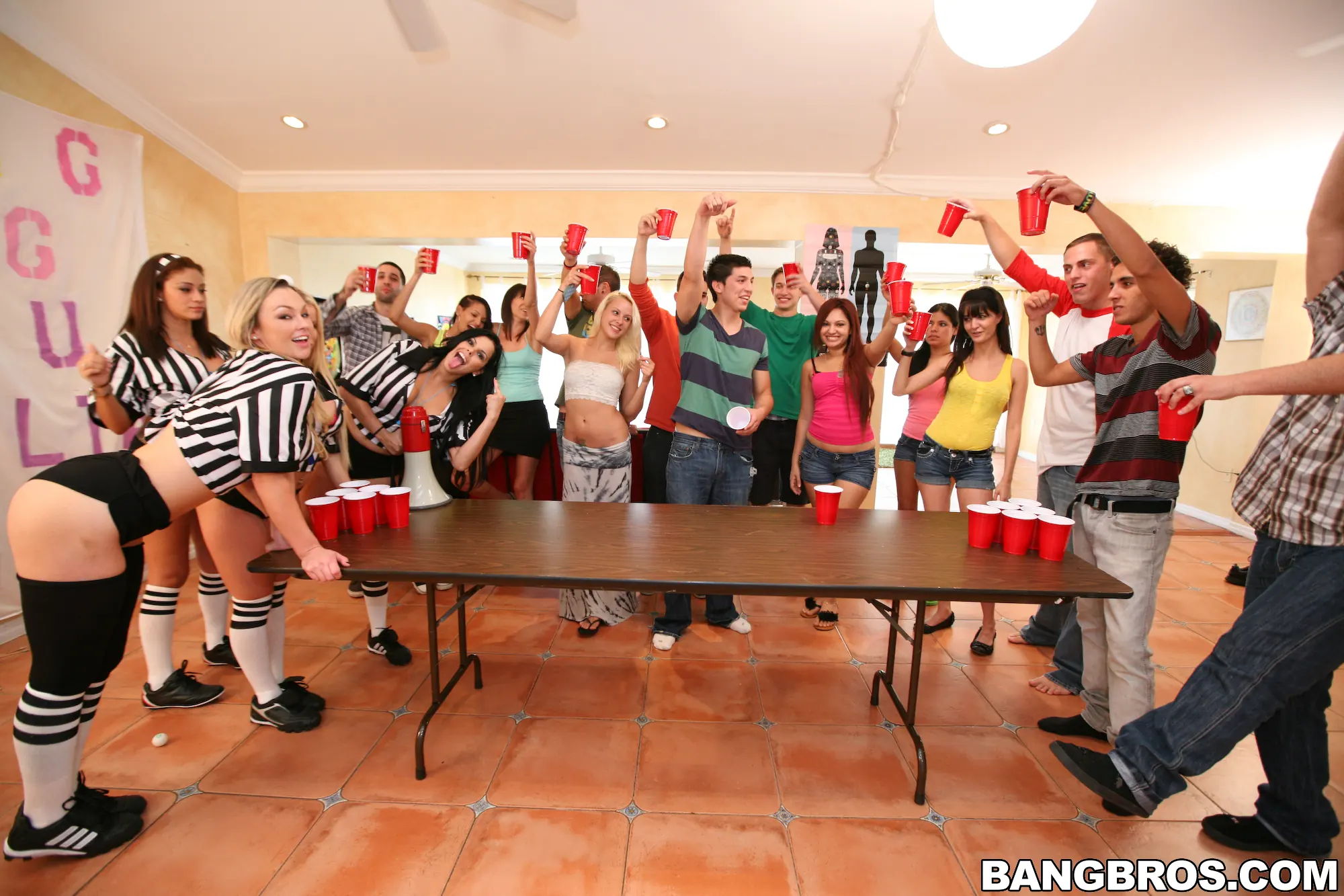 Bangbros 'Las estrellas porno asaltan otro dormitorio' protagonizando Abbey Brooks (foto 48)