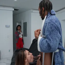 Aidra Fox en 'Bangbros' El polvo interracial de Aidra (Miniatura 370)