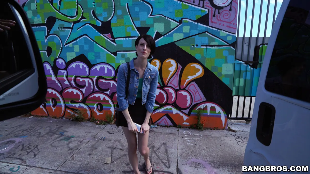 Bangbros 'Turista tímido hace sexo anal por dinero' protagonizando Alex Harper (foto 124)