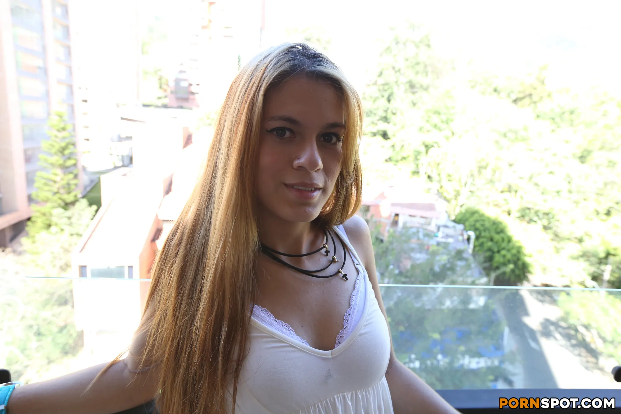 Bangbros 'through the sucking glass' starring Alice (Photo 21)