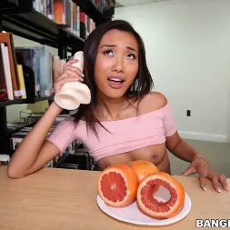 Alina Li en Consejos de mamada con una asiática sexy (foto 85) Alina Li en 'Bangbros' Consejos de mamada con una asiática sexy (Miniatura 85)