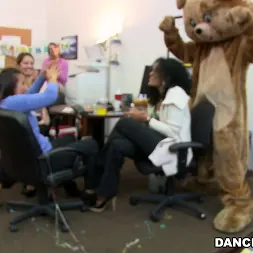 Amateurs in 'Bangbros' Office Party Cock Blowout (Thumbnail 589)