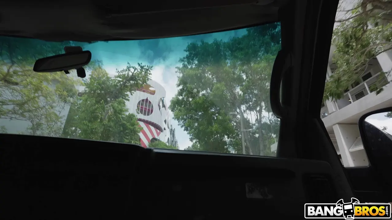 Bangbros 'Apto para follar' protagonizando Amirah Styles (foto 1)