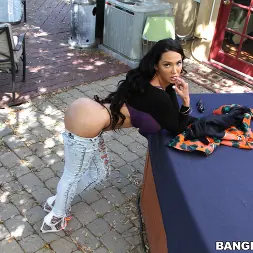 Amy Anderssen en Chica blanca con gran botín follada duro (foto 72) Amy Anderssen en 'Bangbros' Chica blanca con gran botín follada duro (Miniatura 72)