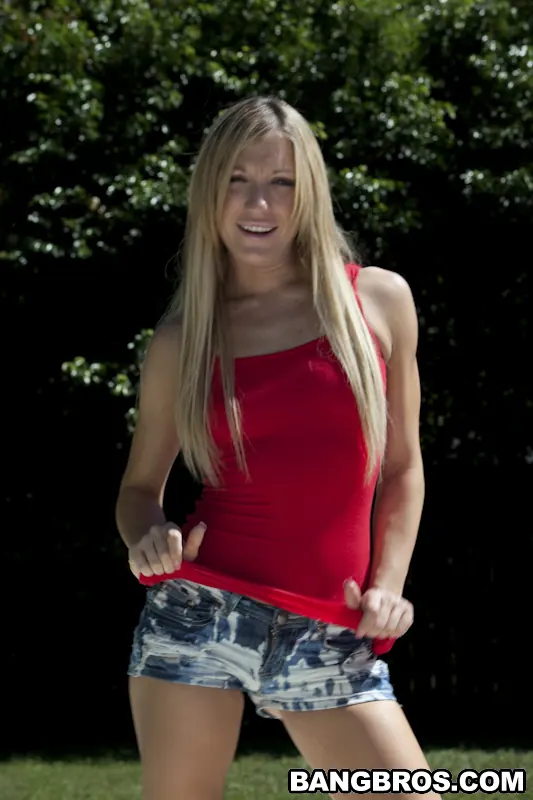 Bangbros 'Broke my dick' starring Amy Brooke (Photo 1)