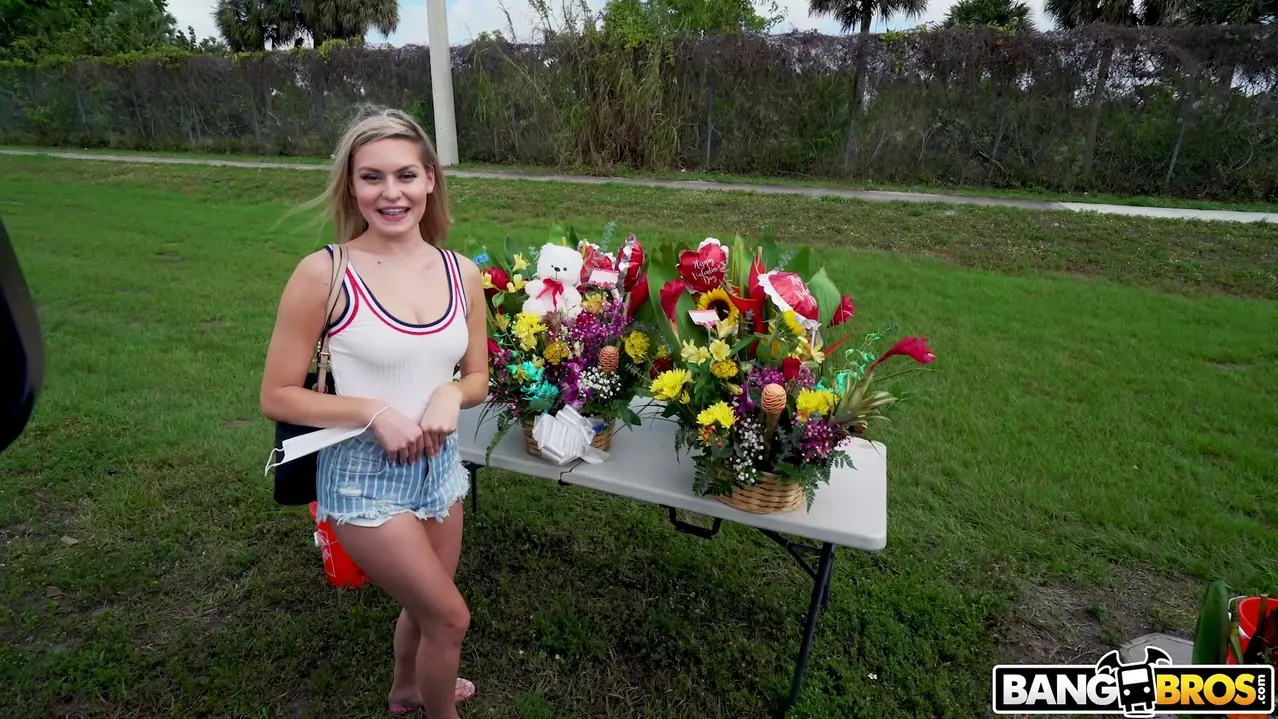 Bangbros 'Cita de San Valentín en el autobús' protagonizando Angel Aurora (foto 276)