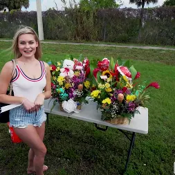 Angel Aurora en Cita de San Valentín en el autobús (foto 276) Angel Aurora en 'Bangbros' Cita de San Valentín en el autobús (Miniatura 276)