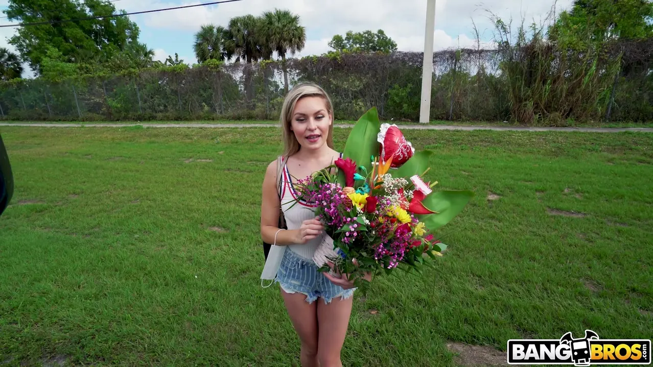 Bangbros 'Cita de San Valentín en el autobús' protagonizando Angel Aurora (foto 552)