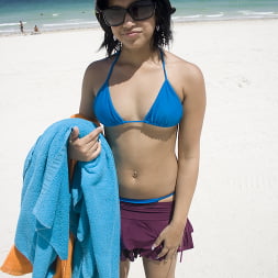 Anna en En la playa con el culo sexy de Anna (foto 168) Anna en 'Bangbros' En la playa con el culo sexy de Anna (Miniatura 168)