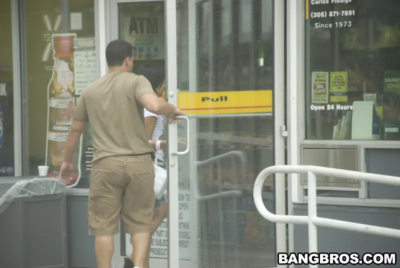 Bangbros 'Gas Station Sucking!' starring Anna (Photo 30)