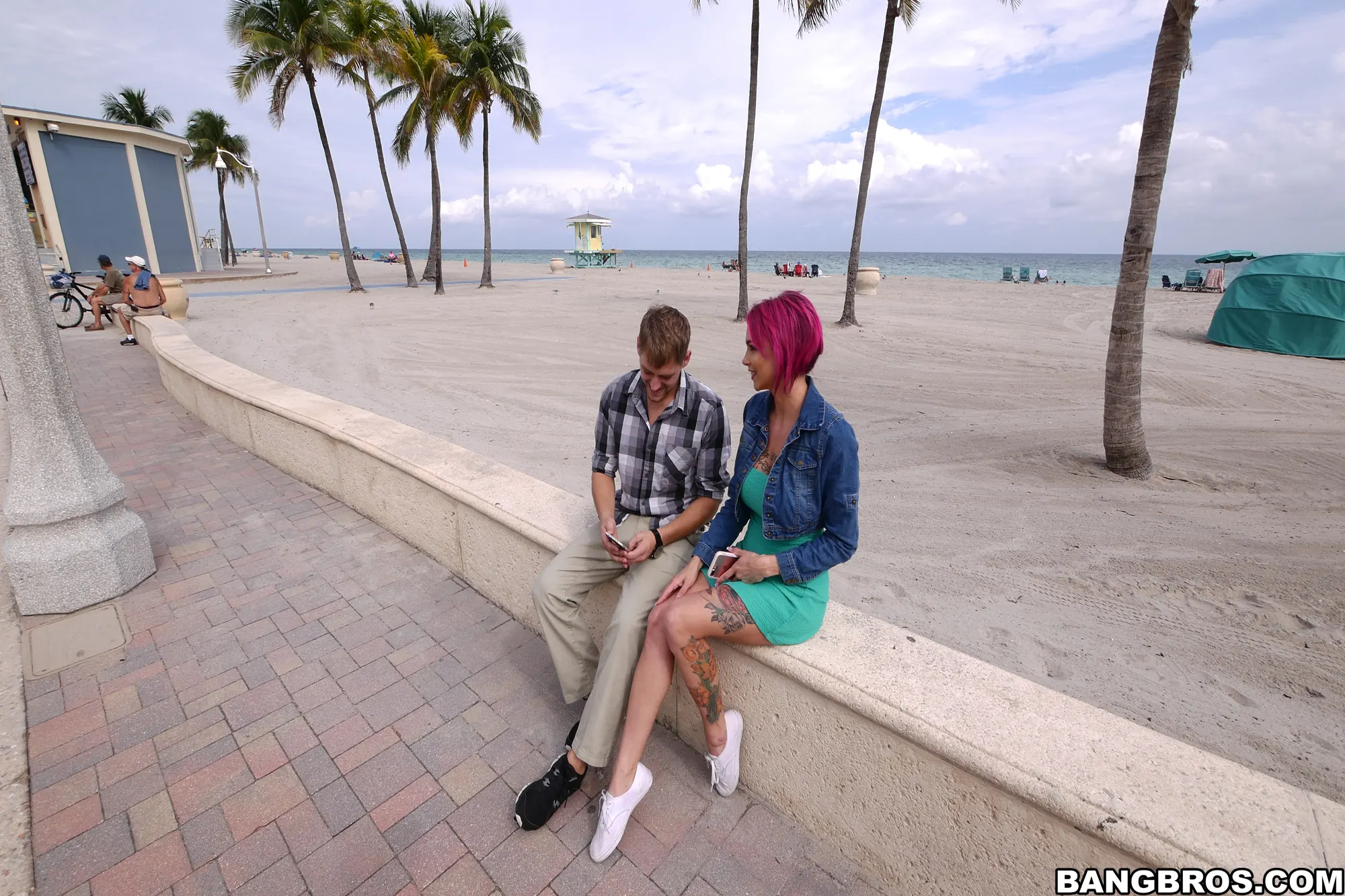 Bangbros 'throws fan a bone' protagonizando Anna Bell Peaks (foto 96)