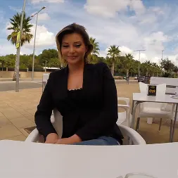 Anna Polina en 'Bangbros' Una nena rusa recibe una follada anal en público (Miniatura 99)