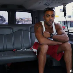 Anya Ivy en Tetas grandes naturales folladas en BangBus (foto 1) Anya Ivy en 'Bangbros' Tetas grandes naturales folladas en BangBus (Miniatura 1)