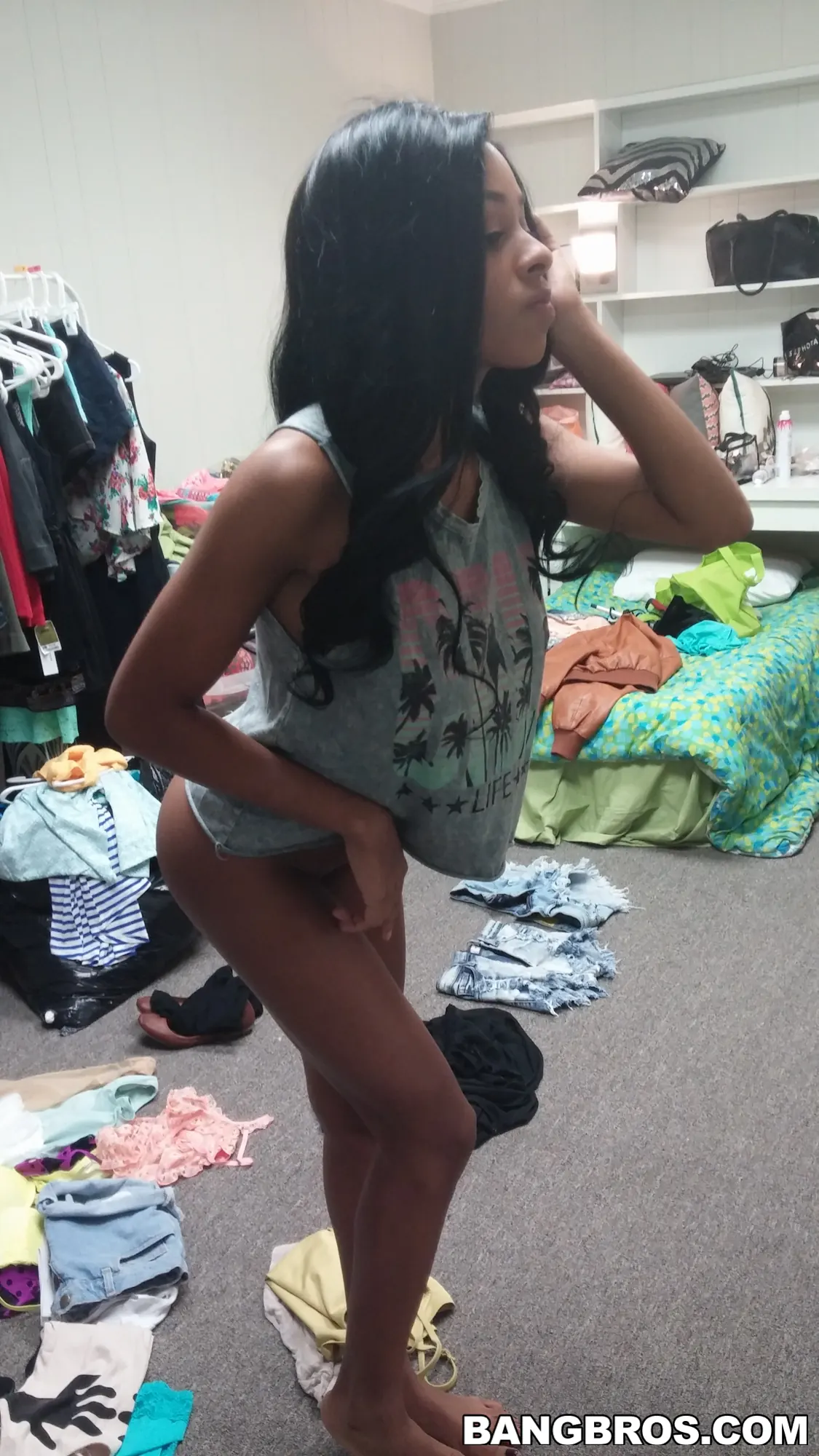 Bangbros 'Belleza de piel color moca follando en un entorno interracial' protagonizando Anya Ivy (foto 10)