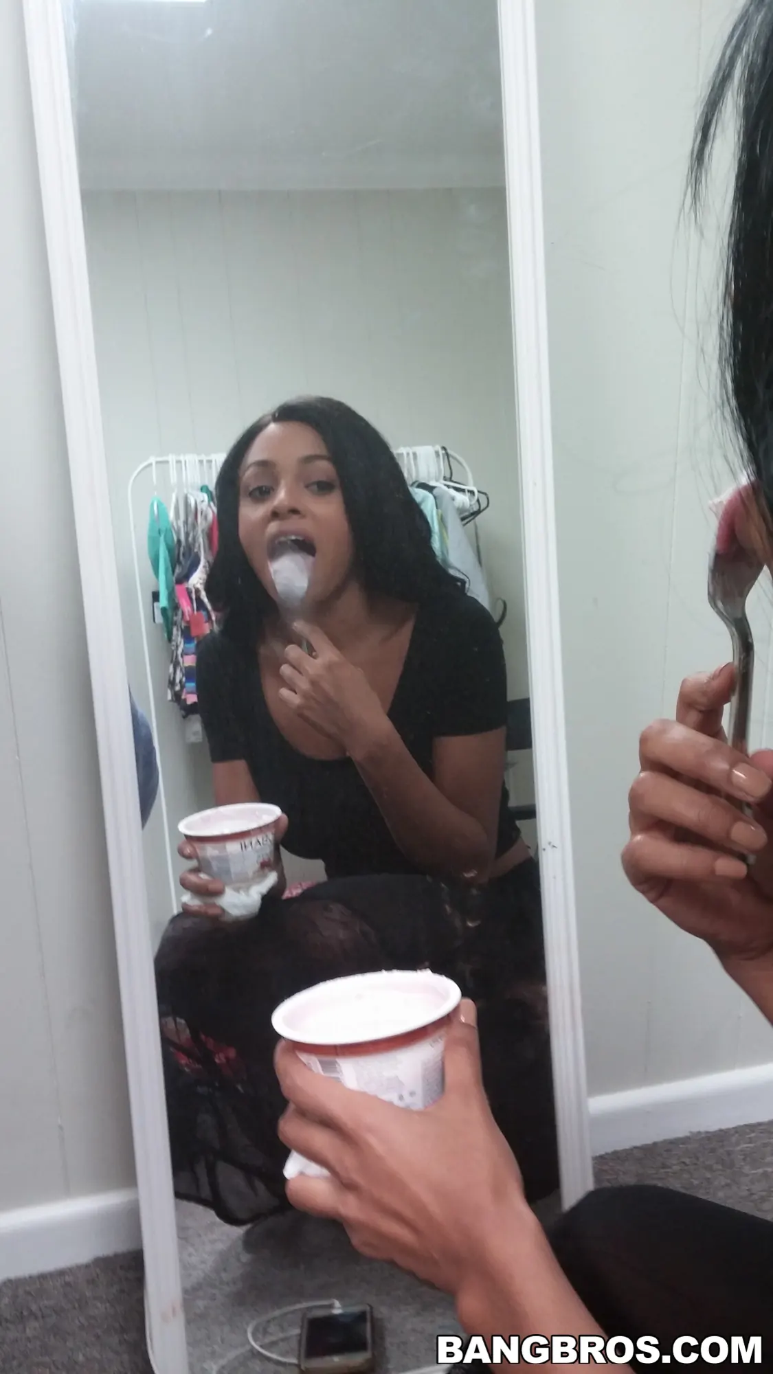 Bangbros 'Belleza de piel color moca follando en un entorno interracial' protagonizando Anya Ivy (foto 45)