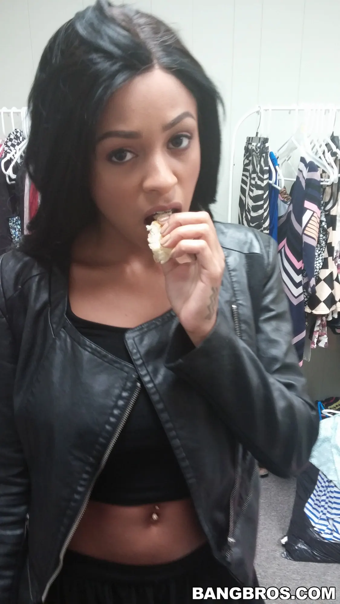 Bangbros 'Belleza de piel color moca follando en un entorno interracial' protagonizando Anya Ivy (foto 55)