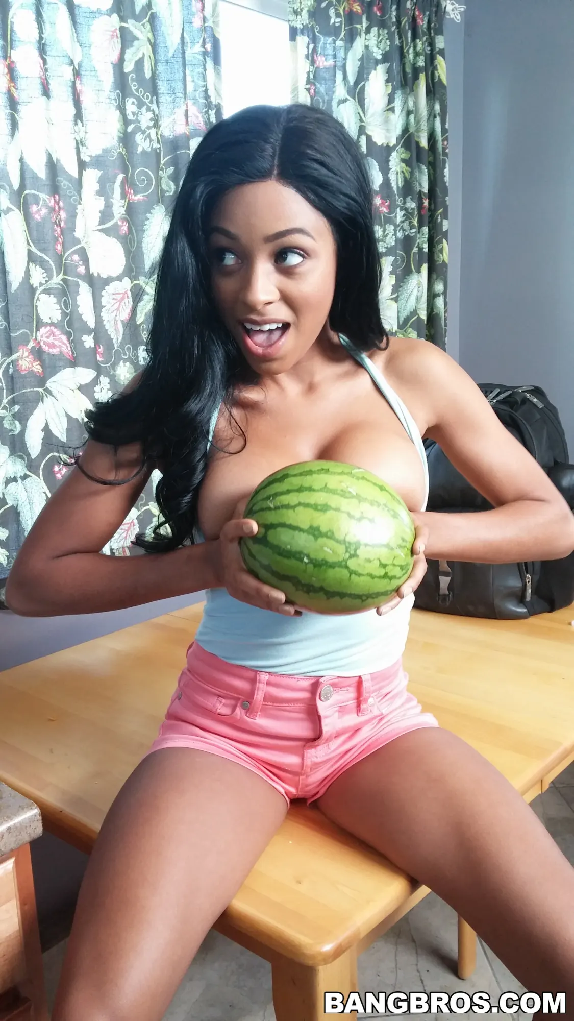 Bangbros 'Belleza de piel color moca follando en un entorno interracial' protagonizando Anya Ivy (foto 144)