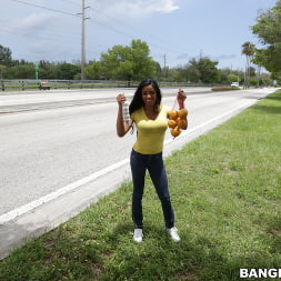 Anya Ivy en Pequeña latina caliente con grandes tetas (foto 65) Anya Ivy en 'Bangbros' Pequeña latina caliente con grandes tetas (Miniatura 65)