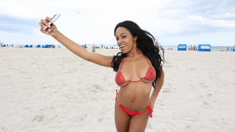 Anya Ivy en '¡Ébano sexy de grandes tetas naturales follada en el balcón!'