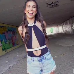 Anya Krey en 'Bangbros' La aventura anal de una rumana sexy (Miniatura 20)