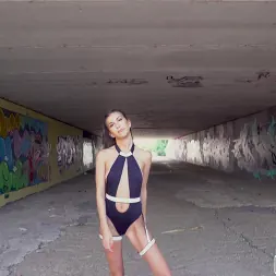 Anya Krey en 'Bangbros' La aventura anal de una rumana sexy (Miniatura 40)