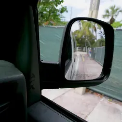 Apollo Banks en Luna le da un poco de coño a un extraño (foto 1) Apollo Banks en 'Bangbros' Luna le da un poco de coño a un extraño (Miniatura 1)