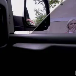 Aria Banks en 'Bangbros' La joven Aria Banks se deja taladrar (Miniatura 1)