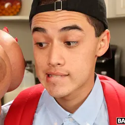 Ariella Ferrera en 'Bangbros' Tomando prestada leche de mi vecina (Miniatura 264)