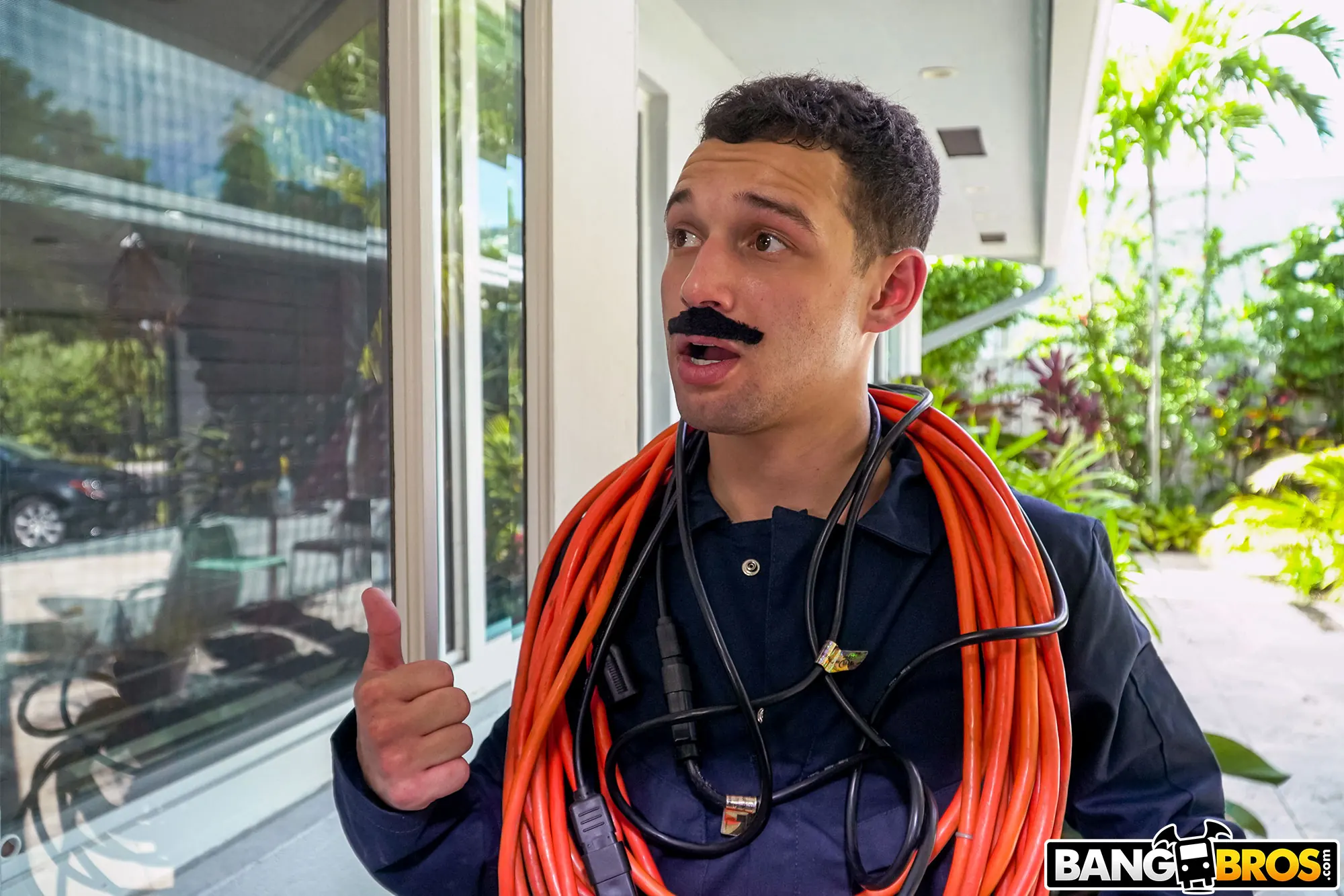 Bangbros 'El chico del “cable”' protagonizando Arietta Adams (foto 120)