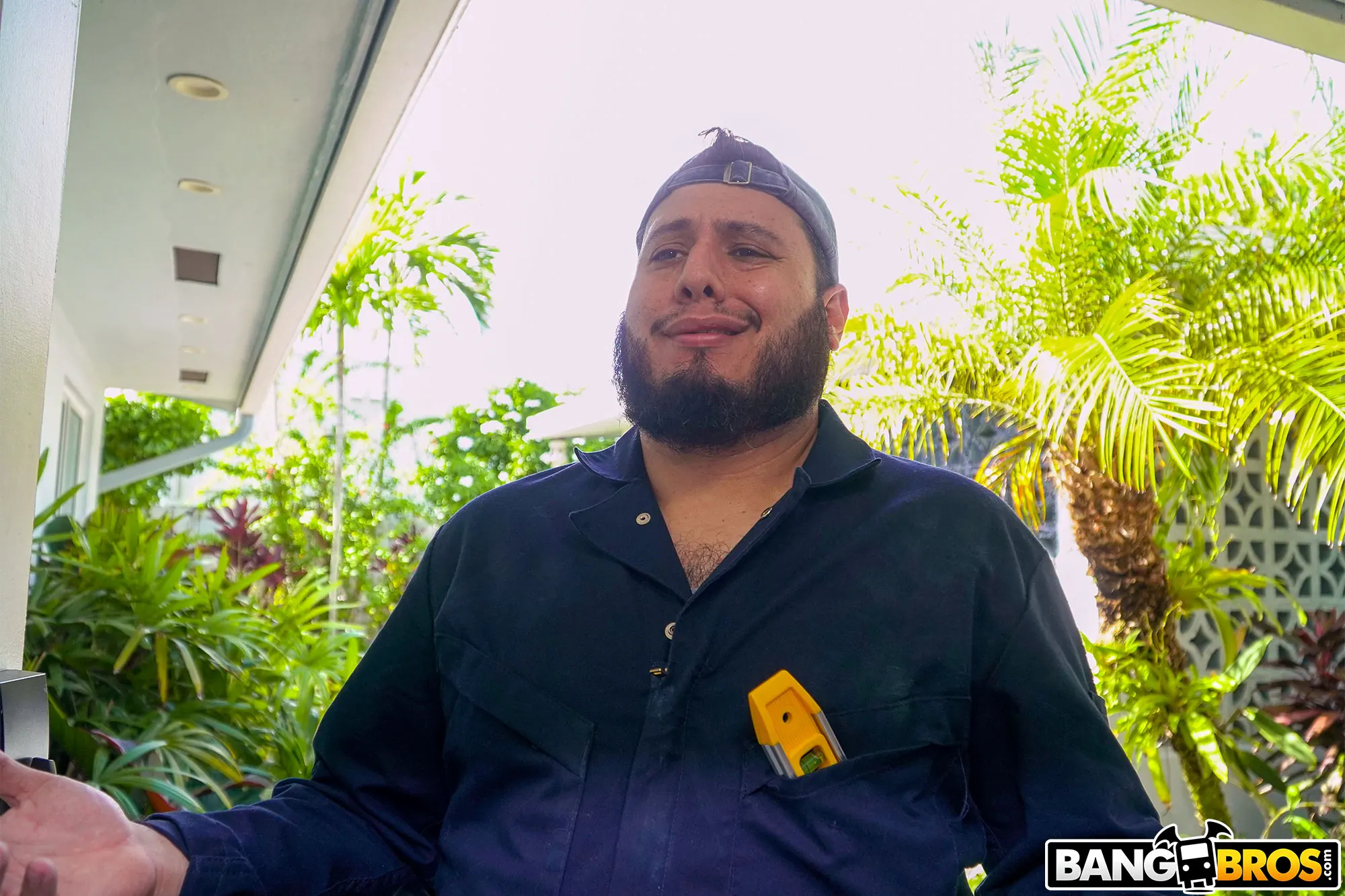 Bangbros 'El chico del “cable”' protagonizando Arietta Adams (foto 432)