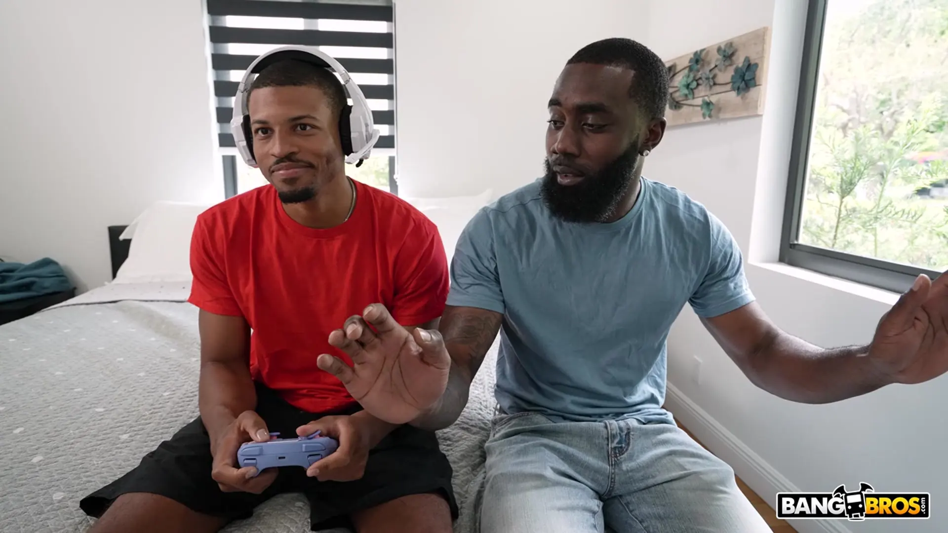 Bangbros 'Dos pueden jugar ese juego' protagonizando Ashlyn Peaks (foto 54)