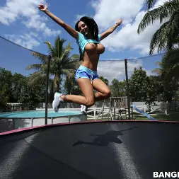 Ava Addams en MILF tetona al aire libre y follada duro (foto 70) Ava Addams en 'Bangbros' MILF tetona al aire libre y follada duro (Miniatura 70)