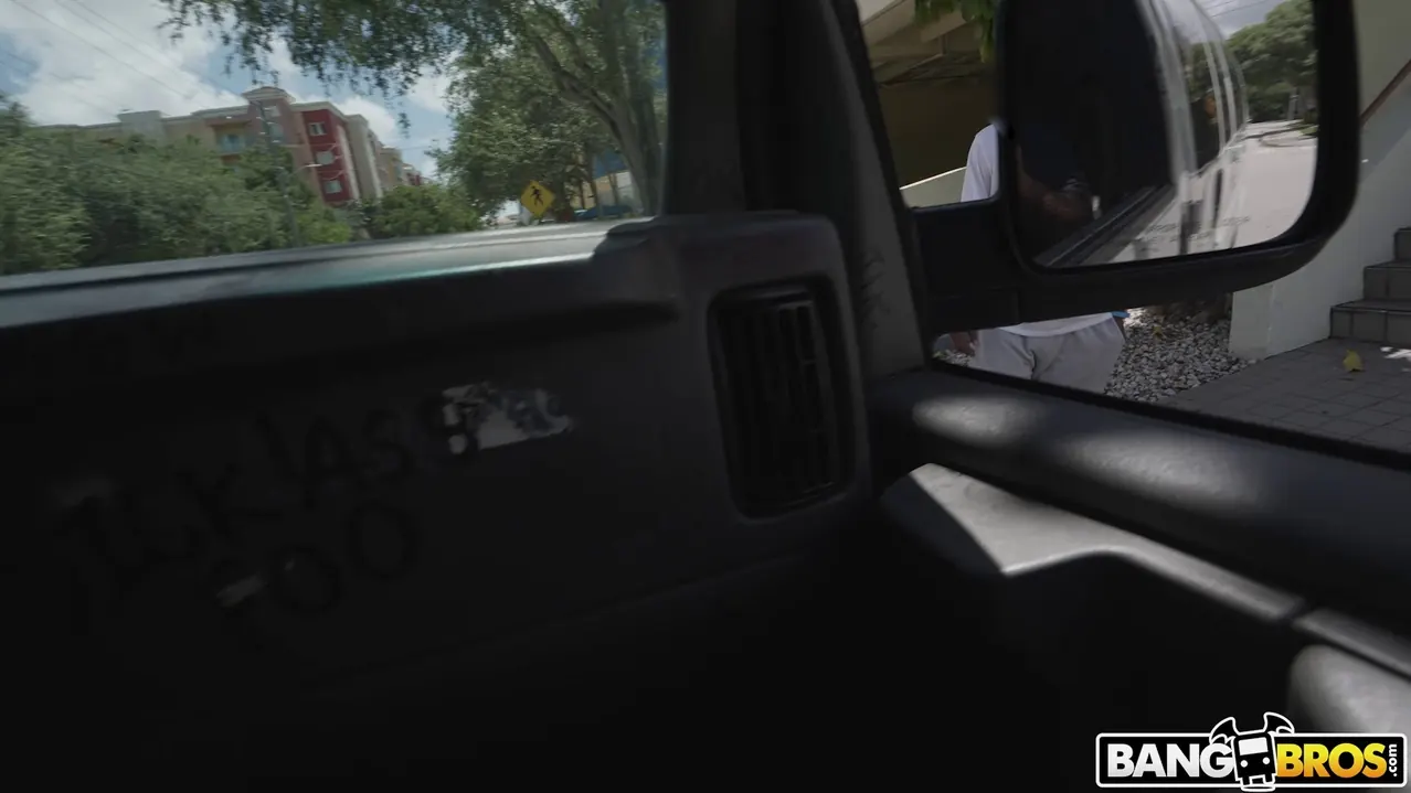 Babi Star en 'Babi folla en el autobús por dinero' from 'Bangbros' (foto 75) Bangbros 'Babi folla en el autobús por dinero' protagonizando Babi Star (foto 75)