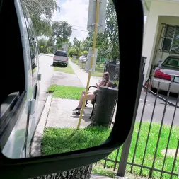 Bailey Base en 'Bangbros' Anal en el bus (Miniatura 1)