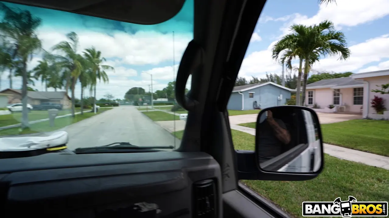 Bangbros 'The Smoke Show' starring Bailey Blaze (Photo 1)