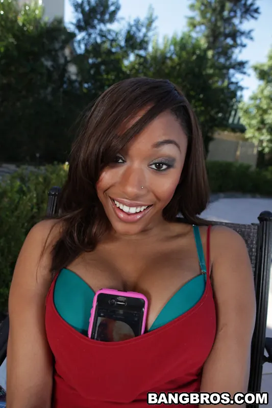 Bangbros '¡REY YO!' protagonizando Bella Morietti (foto 77)