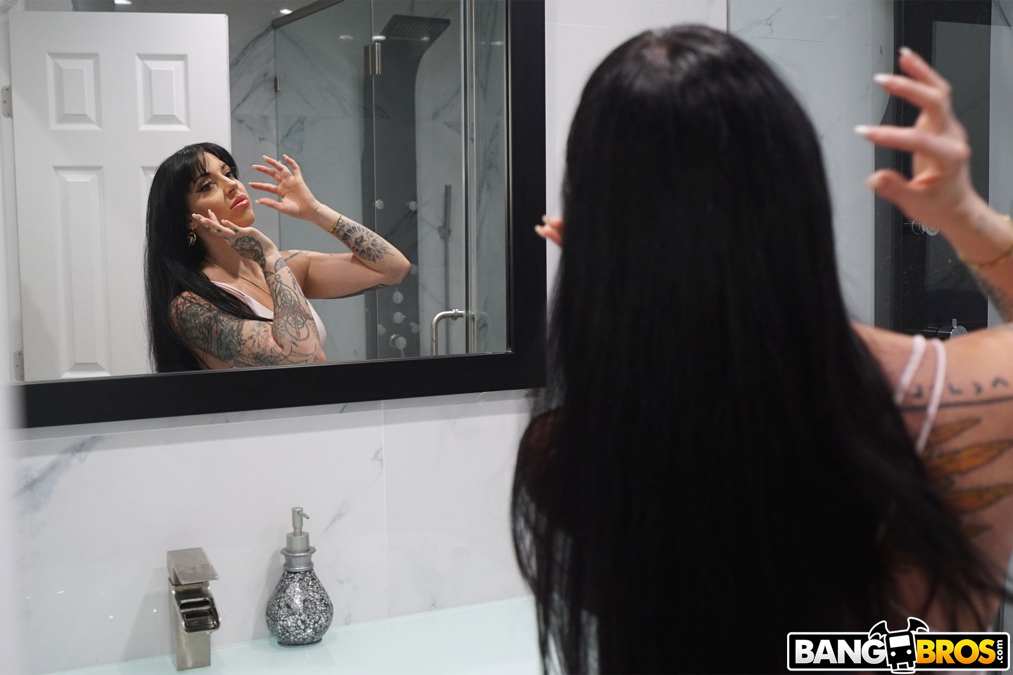 Bangbros 'MILF Wants To Be Fucked!' starring Bella Scorpion (Photo 1)
