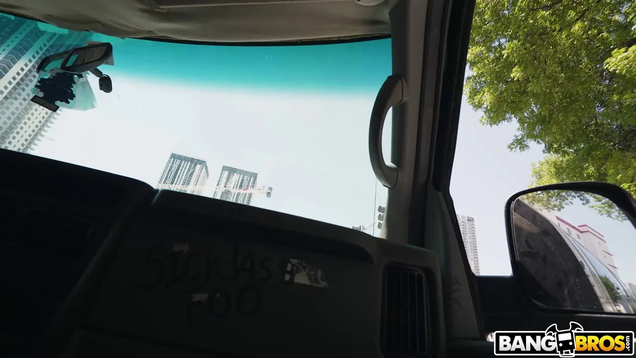 Bianca Bangs en 'Loves to Bang' from 'Bangbros' (foto 1) Bangbros 'Loves to Bang' protagonizando Bianca Bangs (foto 1)