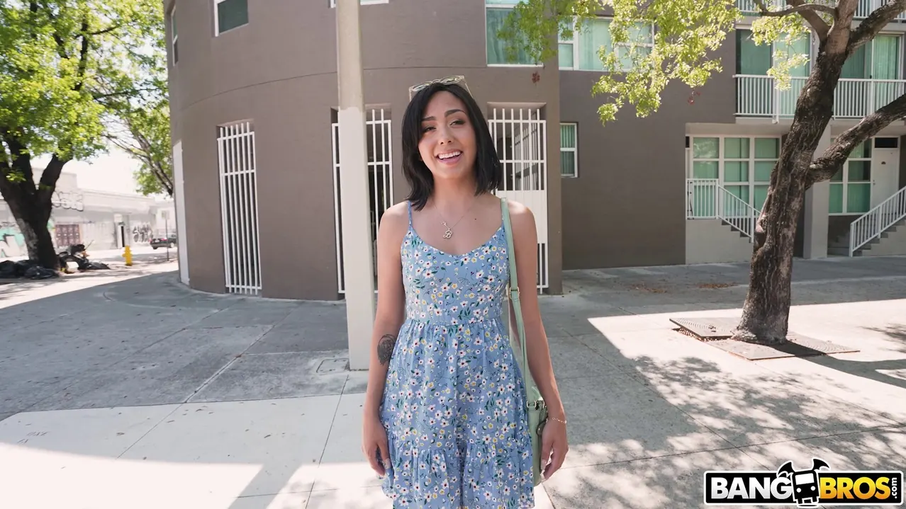 Bianca Bangs en 'Loves to Bang' from 'Bangbros' (foto 657) Bangbros 'Loves to Bang' protagonizando Bianca Bangs (foto 657)