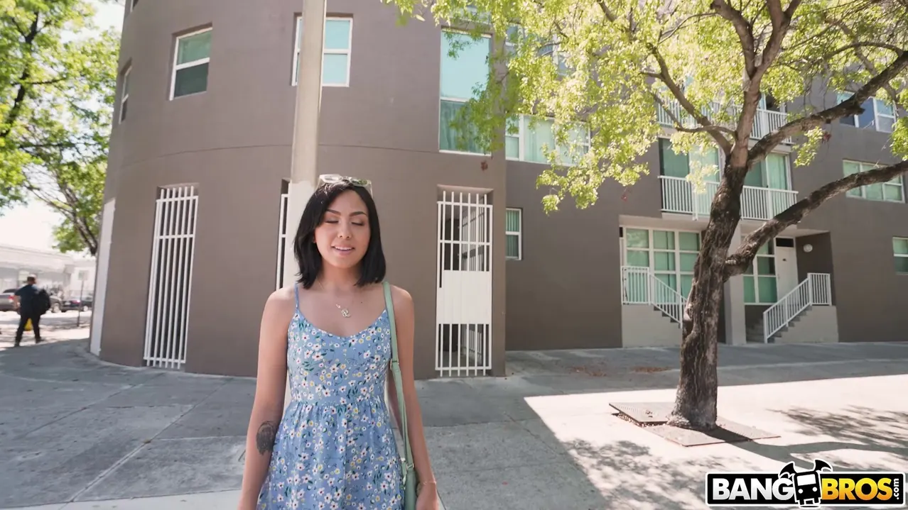 Bianca Bangs en 'Loves to Bang' from 'Bangbros' (foto 803) Bangbros 'Loves to Bang' protagonizando Bianca Bangs (foto 803)