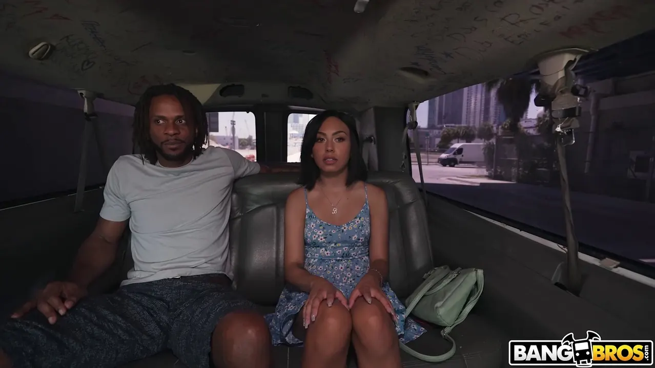 Bangbros 'Loves to Bang' protagonizando Bianca Bangs (foto 949)