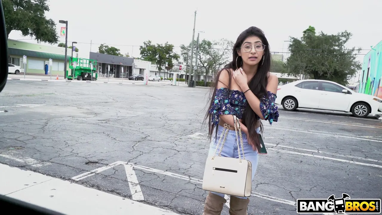 Bangbros 'Binky se folla por dinero falso' protagonizando Binky Beaz (foto 115)