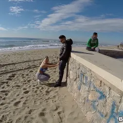 Blondie Fesser en 'Bangbros' Ninfómana con un gran trasero es golpeada en público (Miniatura 330)