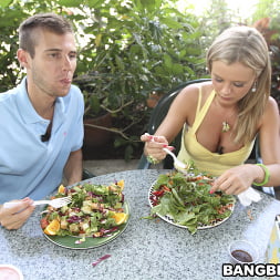 Bree Olson in 'Bangbros' Bree Olsen Bagged Herself a Loser (Thumbnail 9)