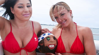 Britney Stevens en 'Culo del mar'