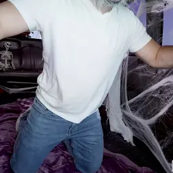 Britt Blair en 'Bangbros' Pequeña azada roja (Miniatura 75)