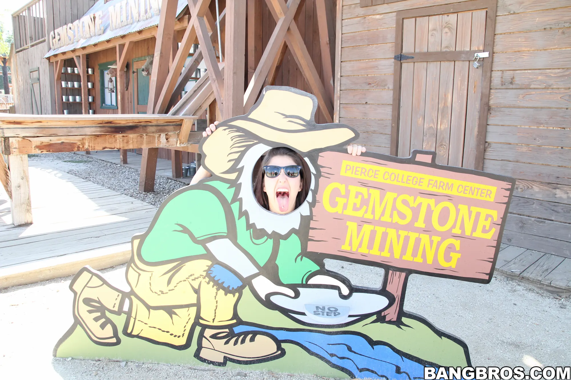 Brittany Sexton in 'Fresh milk at the Farmers Market' from 'Bangbros' (Photo 26) Bangbros 'Fresh milk at the Farmers Market' starring Brittany Sexton (Photo 26)